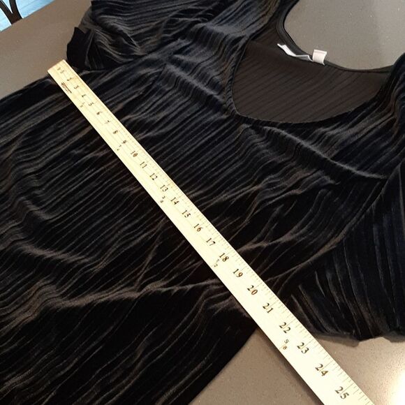 Woman Within Black Velvet Dress - Picture 5 of 9